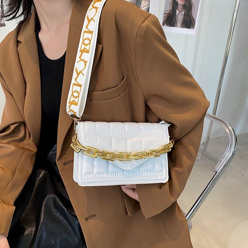 Bolsa Quadrada em Relevo